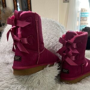 UGG Bailey Fuchsia Pink Boots with Ribbon
FLASH WINTER SALE!!!!! ONE HOUR ONLY!